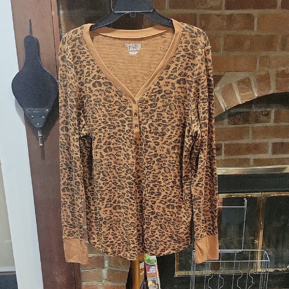 Time and Tru Brown Leopard V-Neck Top